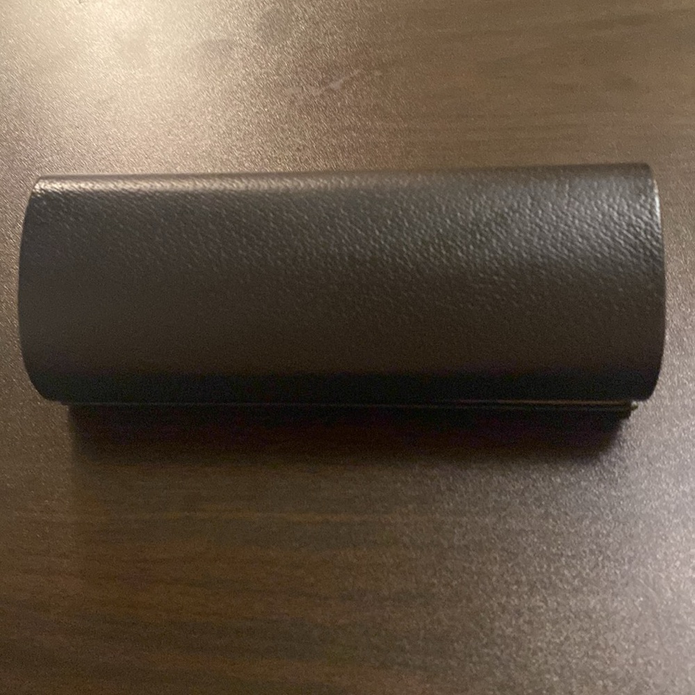 Burberry Sunglasses Case in pristine condition.  No call outs. - Picture 4 of 6